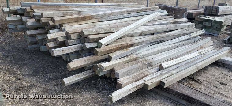 image for item IX9782 Approximately 100 sign posts