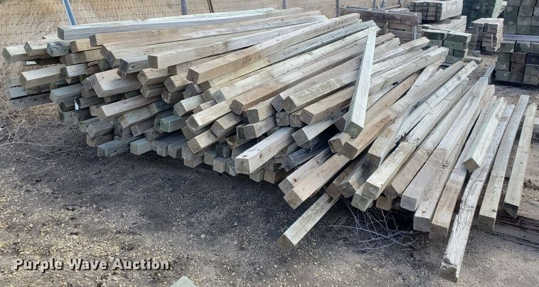 image for item IX9782 Approximately 100 sign posts