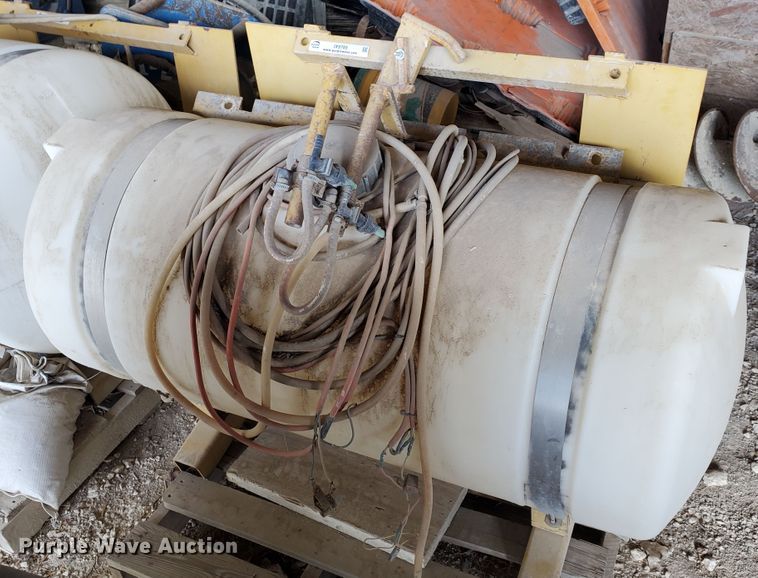 image for item IX9785 Motor grader tire sprayer