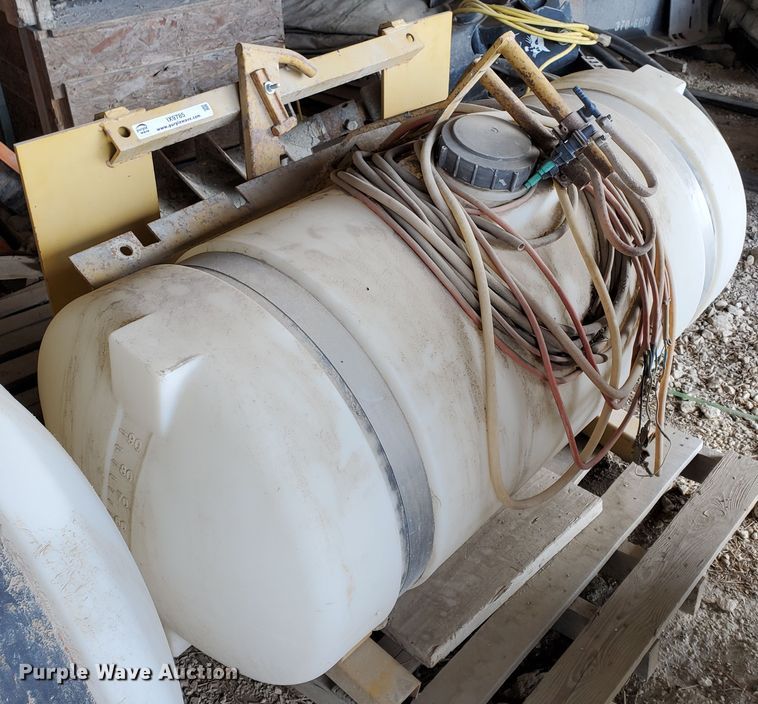 image for item IX9785 Motor grader tire sprayer