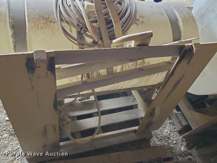 image for item IX9785 Motor grader tire sprayer