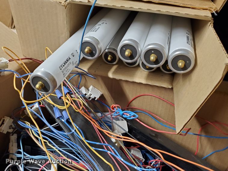 image for item IX9795 Fluorescent lights