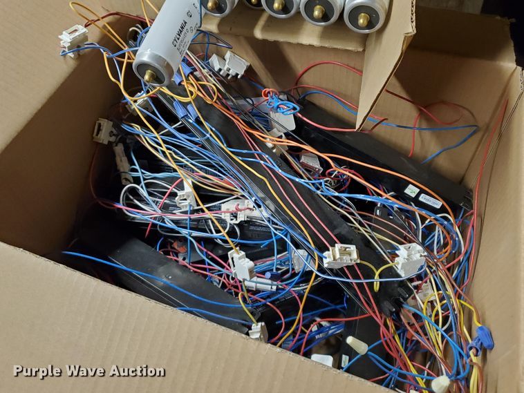 image for item IX9795 Fluorescent lights