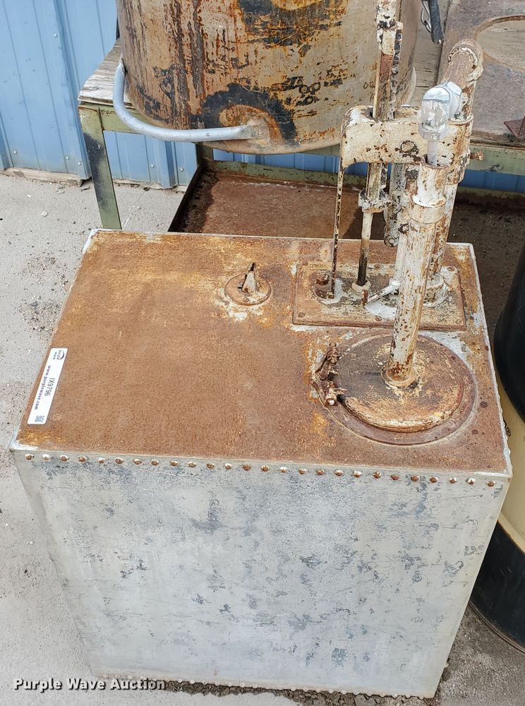 image for item IX9796 Solvent tank