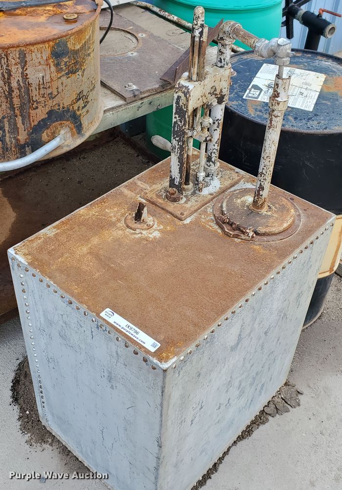 image for item IX9796 Solvent tank