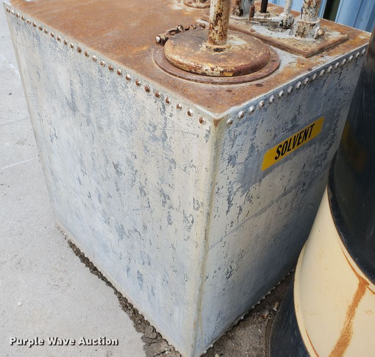 image for item IX9796 Solvent tank