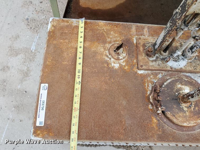 image for item IX9796 Solvent tank