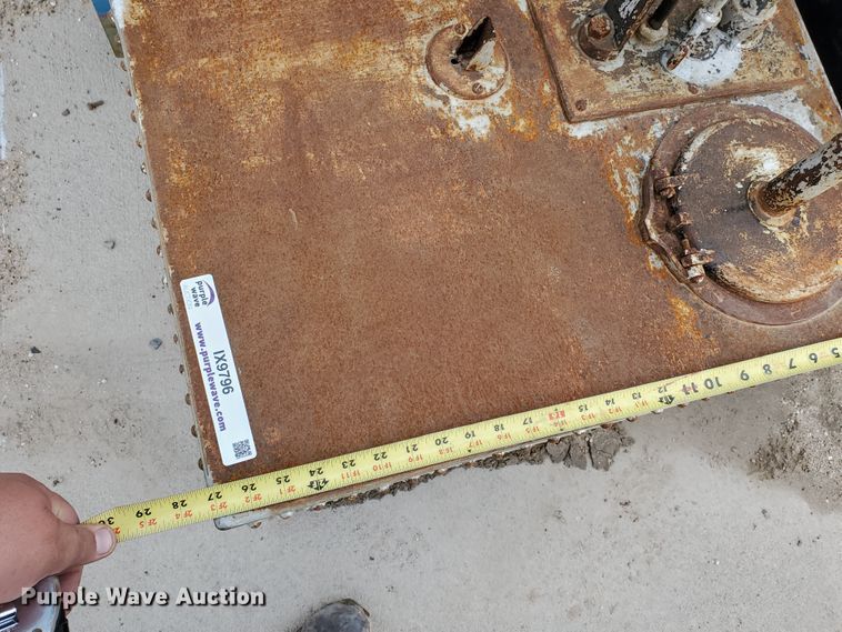 image for item IX9796 Solvent tank