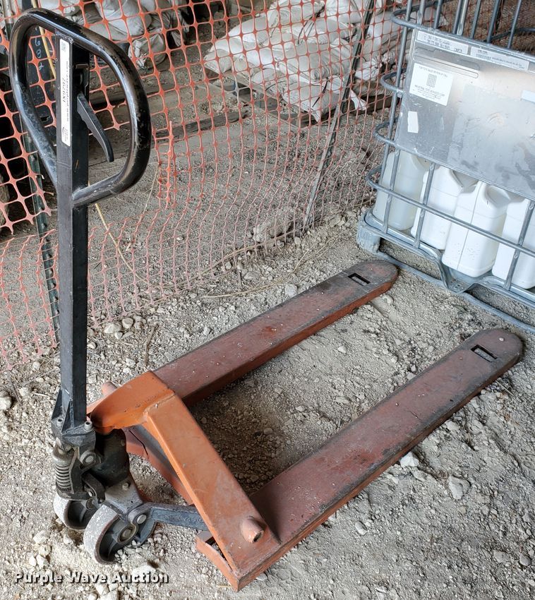 image for item IX9797 Pallet jack