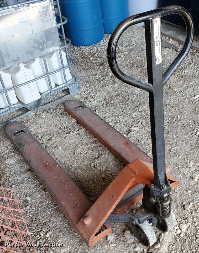 image for item IX9797 Pallet jack