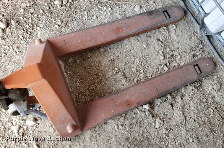 image for item IX9797 Pallet jack