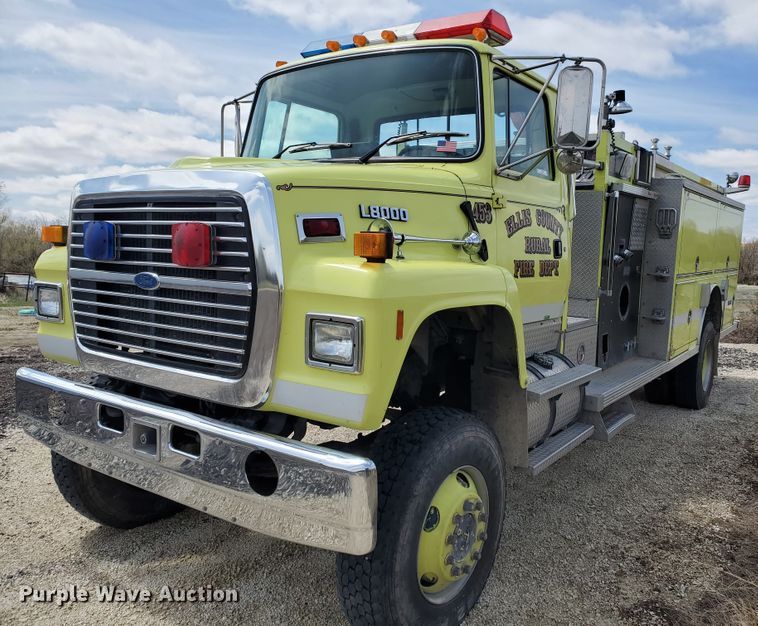 image for item IX9798 1995 Ford L8000  pumper fire truck