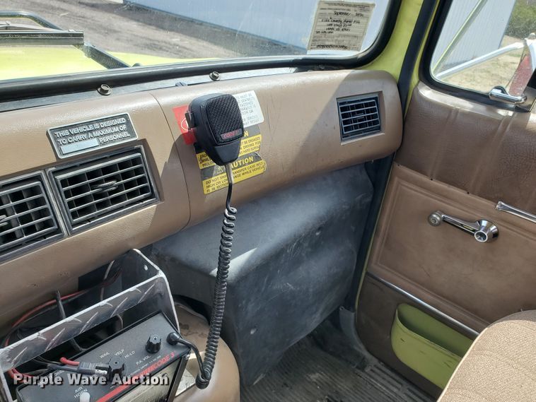 image for item IX9798 1995 Ford L8000  pumper fire truck