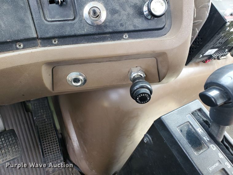 image for item IX9798 1995 Ford L8000  pumper fire truck