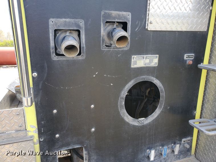 image for item IX9798 1995 Ford L8000  pumper fire truck