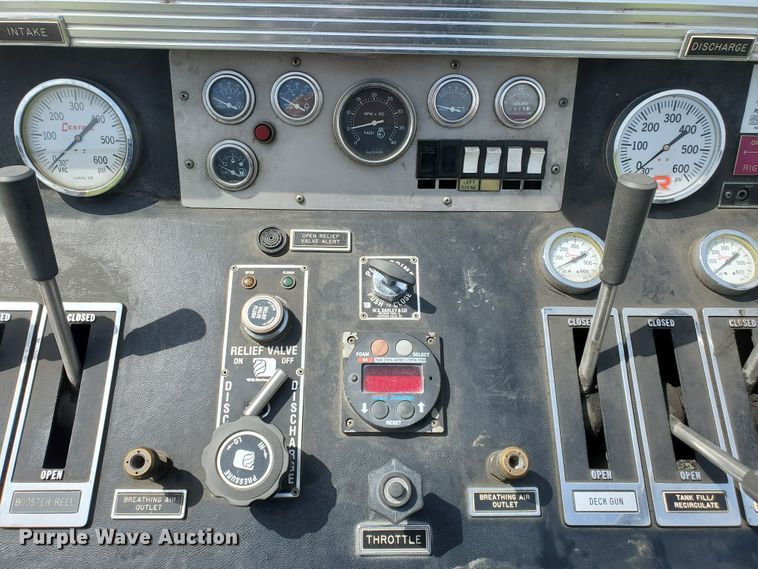 image for item IX9798 1995 Ford L8000  pumper fire truck