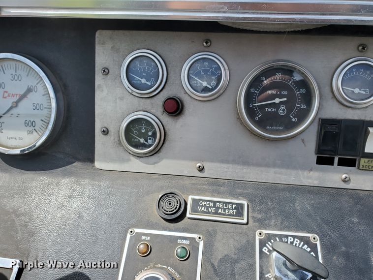 image for item IX9798 1995 Ford L8000  pumper fire truck