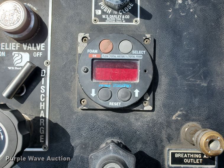 image for item IX9798 1995 Ford L8000  pumper fire truck