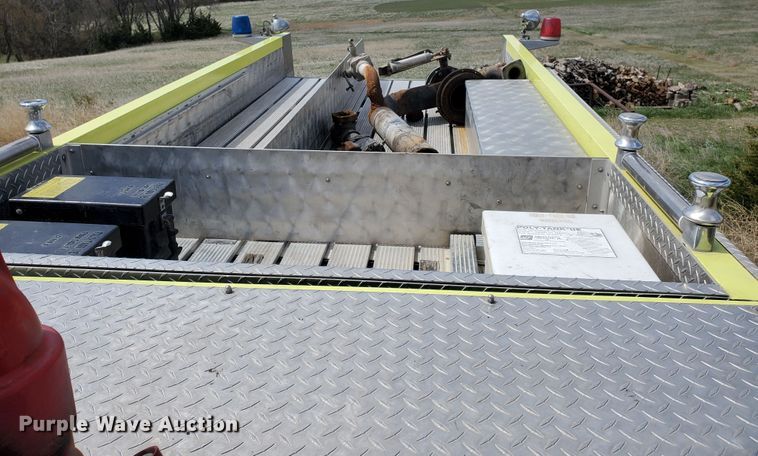 image for item IX9798 1995 Ford L8000  pumper fire truck