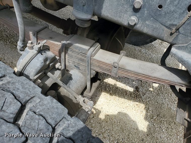 image for item IX9798 1995 Ford L8000  pumper fire truck