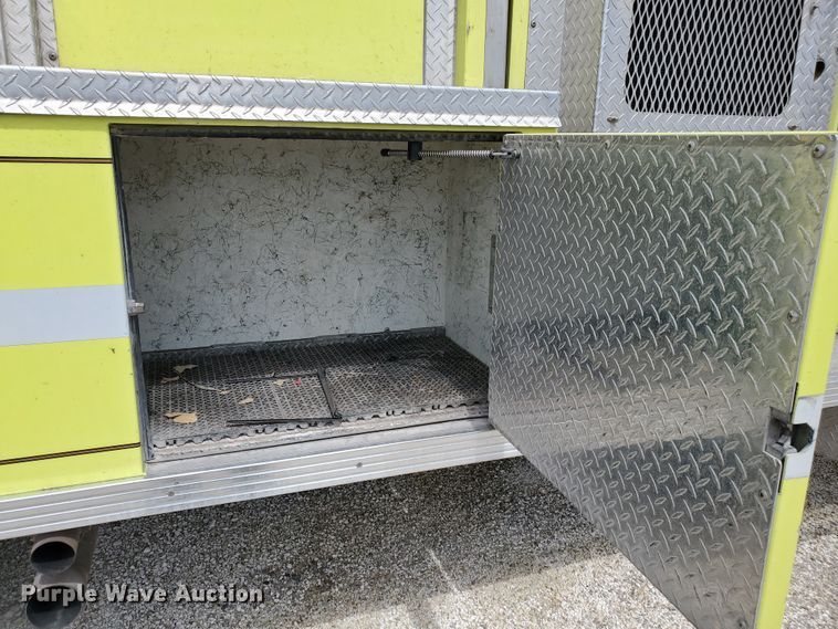 image for item IX9798 1995 Ford L8000  pumper fire truck