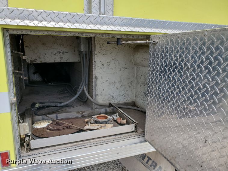 image for item IX9798 1995 Ford L8000  pumper fire truck