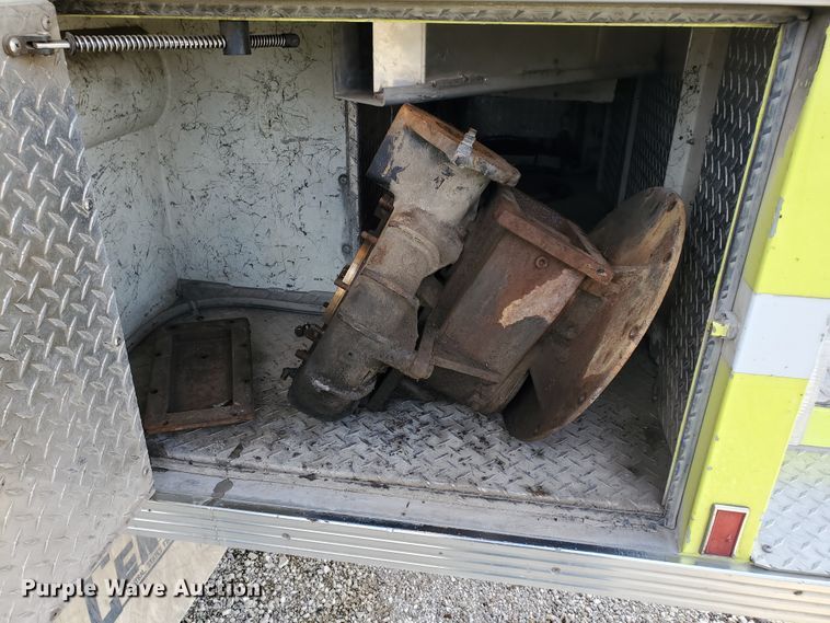 image for item IX9798 1995 Ford L8000  pumper fire truck