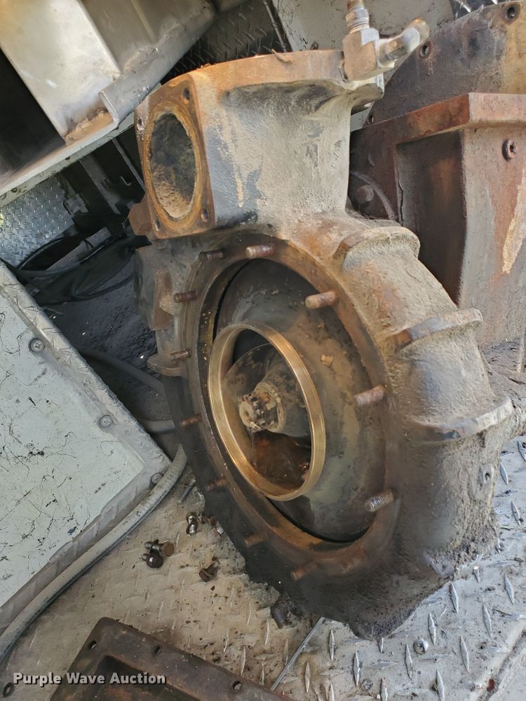 image for item IX9798 1995 Ford L8000  pumper fire truck