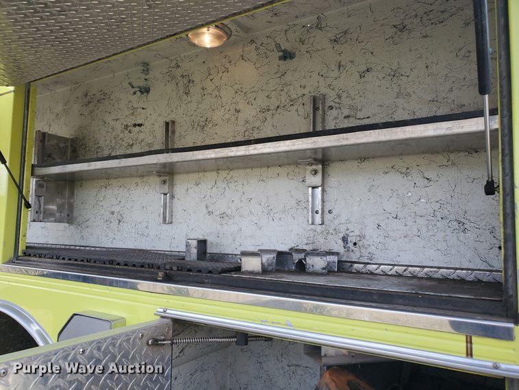 image for item IX9798 1995 Ford L8000  pumper fire truck