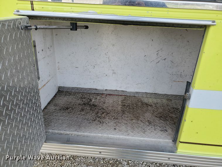 image for item IX9798 1995 Ford L8000  pumper fire truck