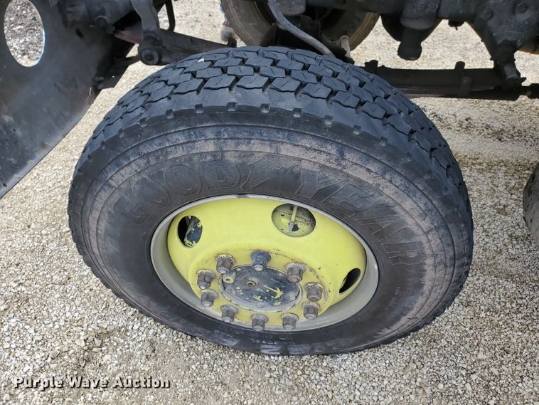 image for item IX9798 1995 Ford L8000  pumper fire truck