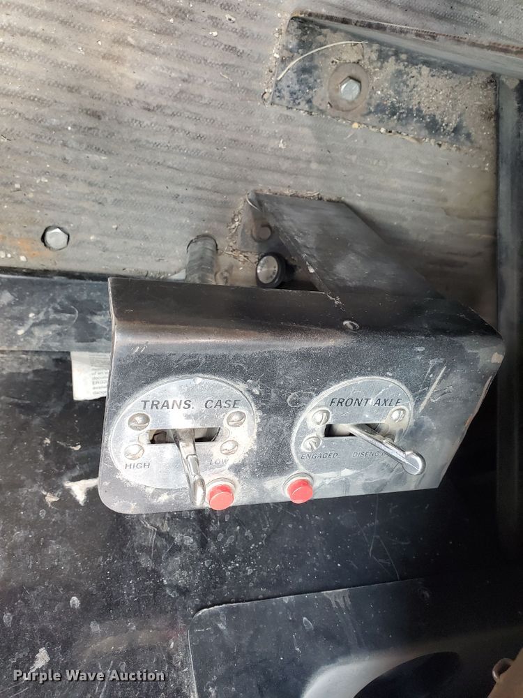 image for item IX9798 1995 Ford L8000  pumper fire truck