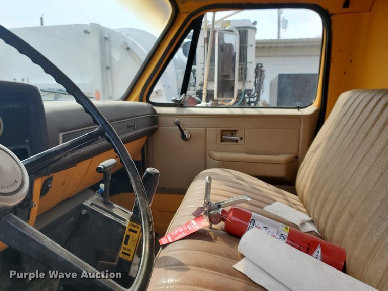 image for item IX9853 1985 Chevrolet C70  dump truck