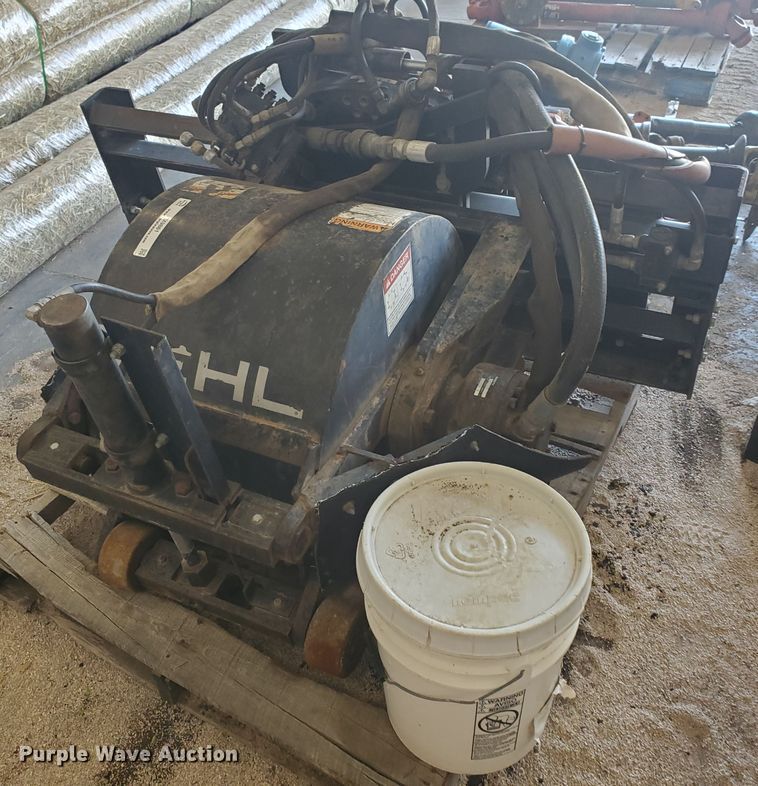 image for item IX9861 Gehl 16"W skid steer cold planer