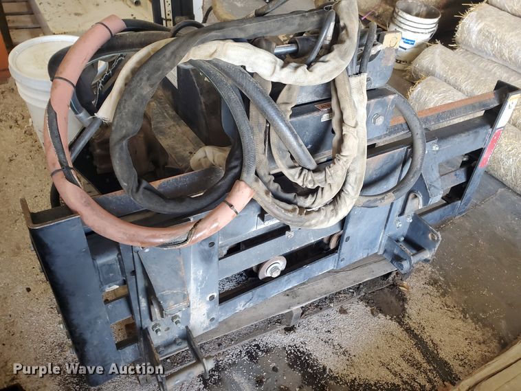 image for item IX9861 Gehl 16"W skid steer cold planer