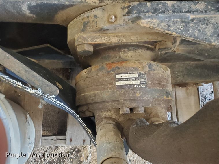 image for item IX9861 Gehl 16"W skid steer cold planer