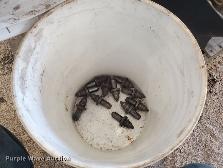 image for item IX9861 Gehl 16"W skid steer cold planer