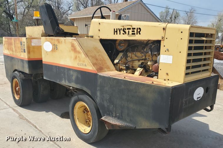 image for item IX9872 Hyster C530A  pneumatic roller