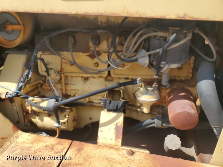 image for item IX9872 Hyster C530A  pneumatic roller