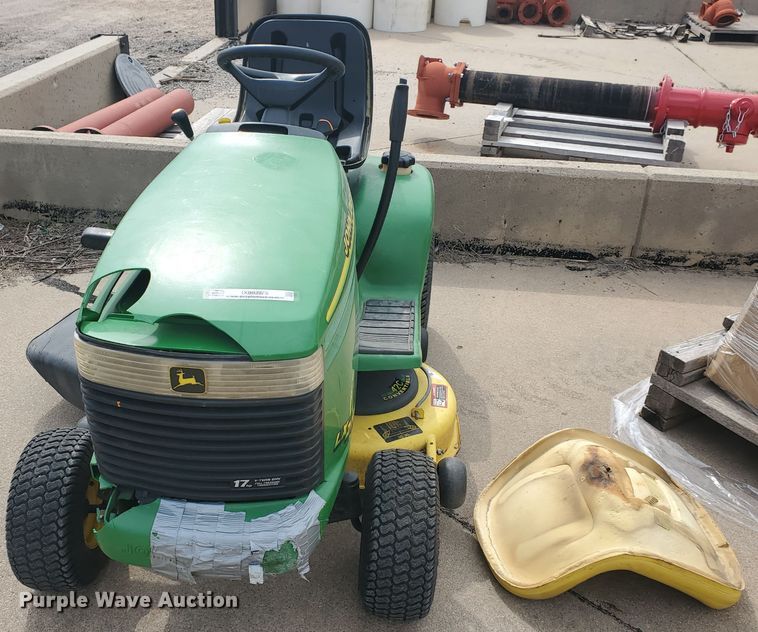 image for item IX9878 John Deere LX277  lawn mower