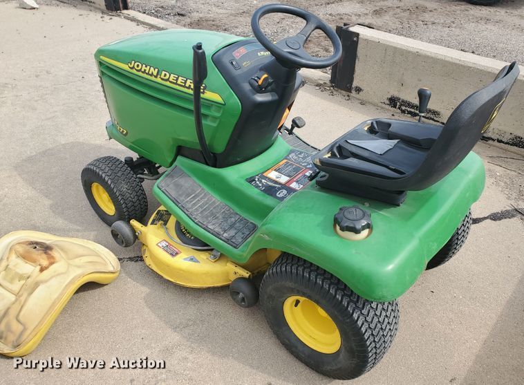 image for item IX9878 John Deere LX277  lawn mower