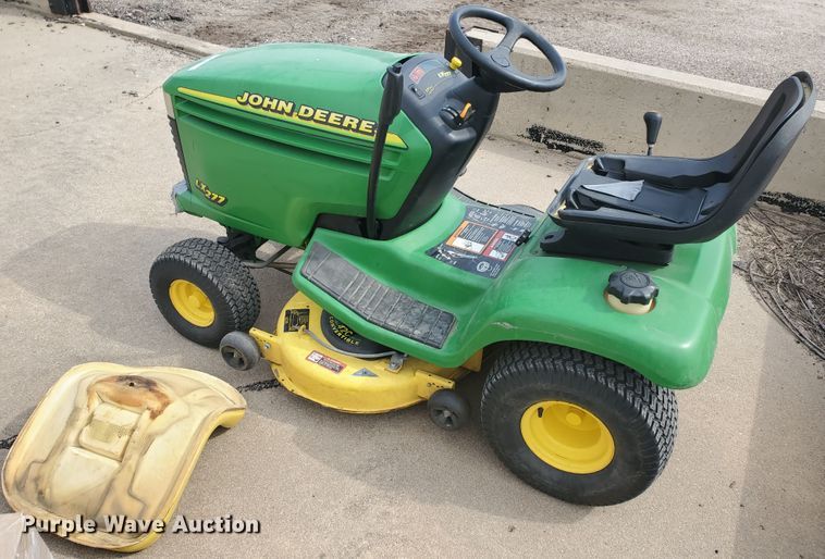image for item IX9878 John Deere LX277  lawn mower