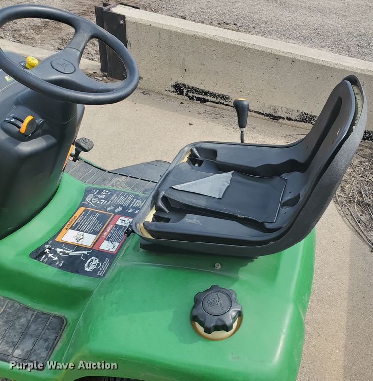 image for item IX9878 John Deere LX277  lawn mower