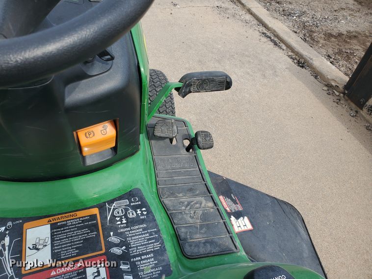 image for item IX9878 John Deere LX277  lawn mower