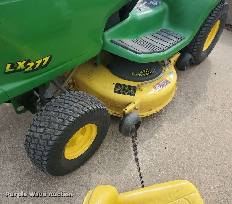 image for item IX9878 John Deere LX277  lawn mower