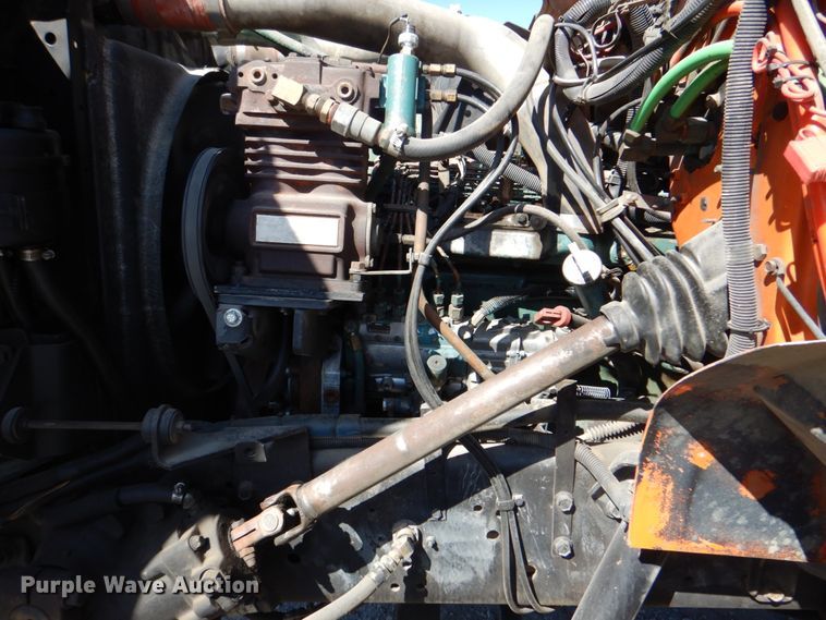 image for item IY9460 1993 International 4900  flatbed truck