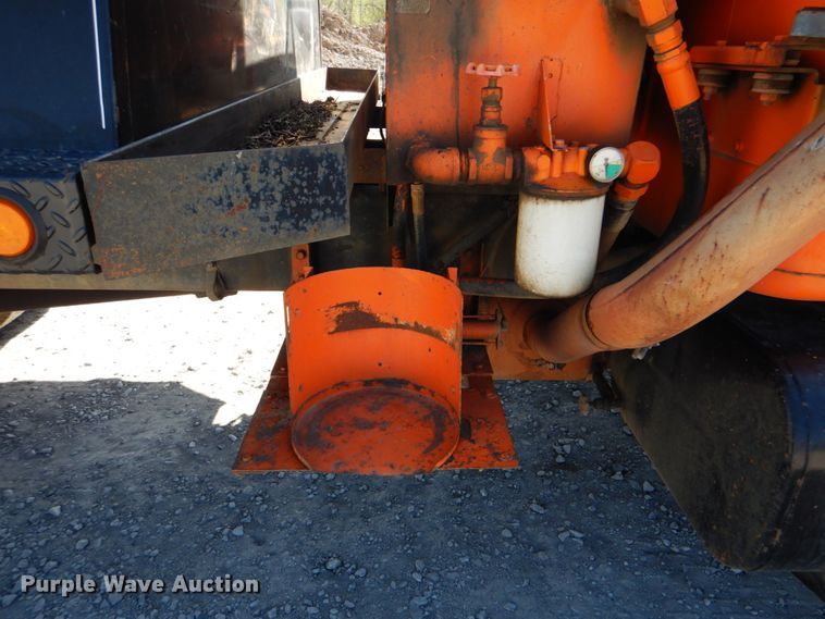 image for item IY9460 1993 International 4900  flatbed truck