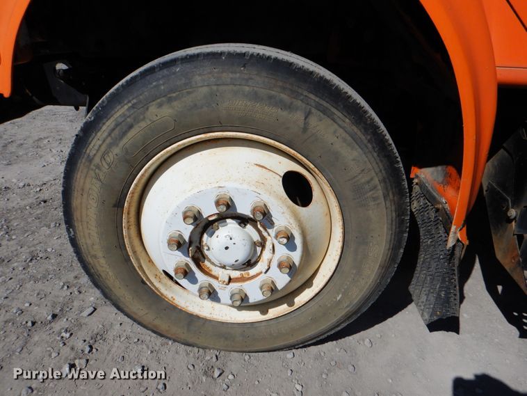 image for item IY9460 1993 International 4900  flatbed truck