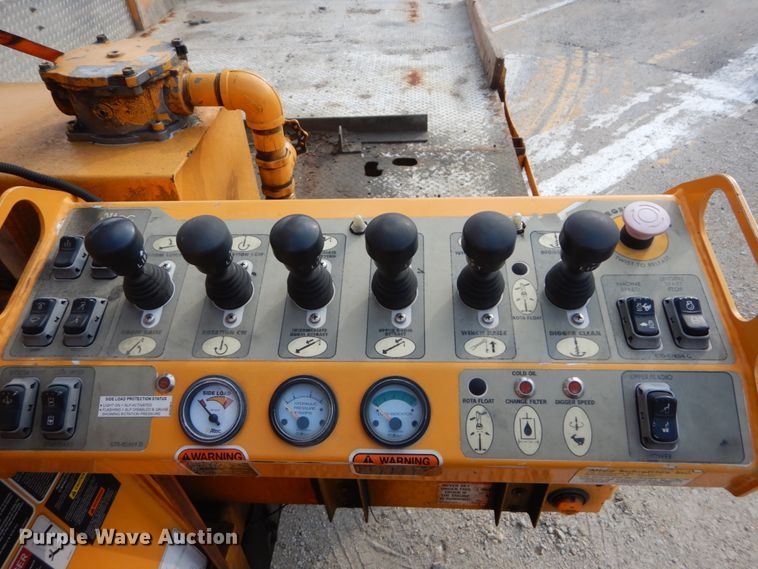 image for item IY9651 2010 International WorkStar 7400  digger derrick truck