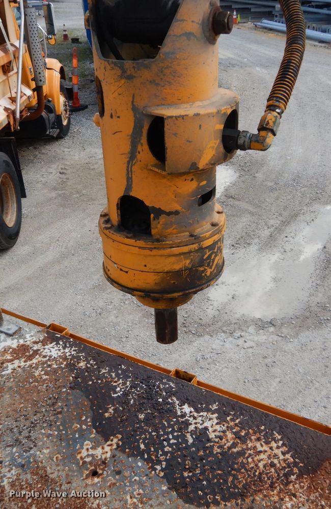 image for item IY9651 2010 International WorkStar 7400  digger derrick truck